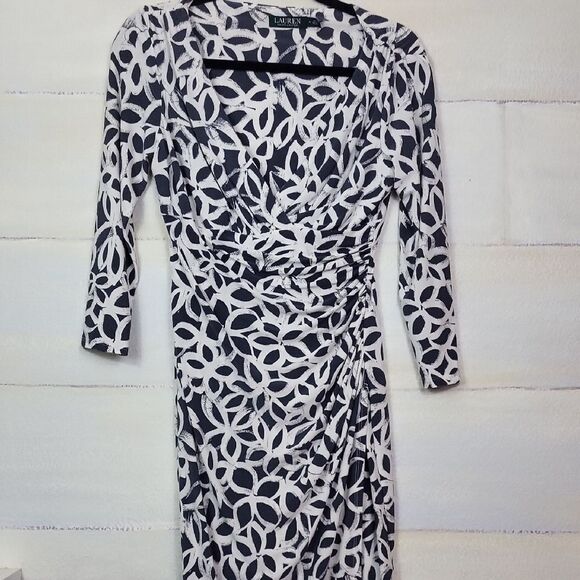 Lauren Ralph Lauren stretchy deep gray  and white dress. Size 4 - Picture 1 of 7